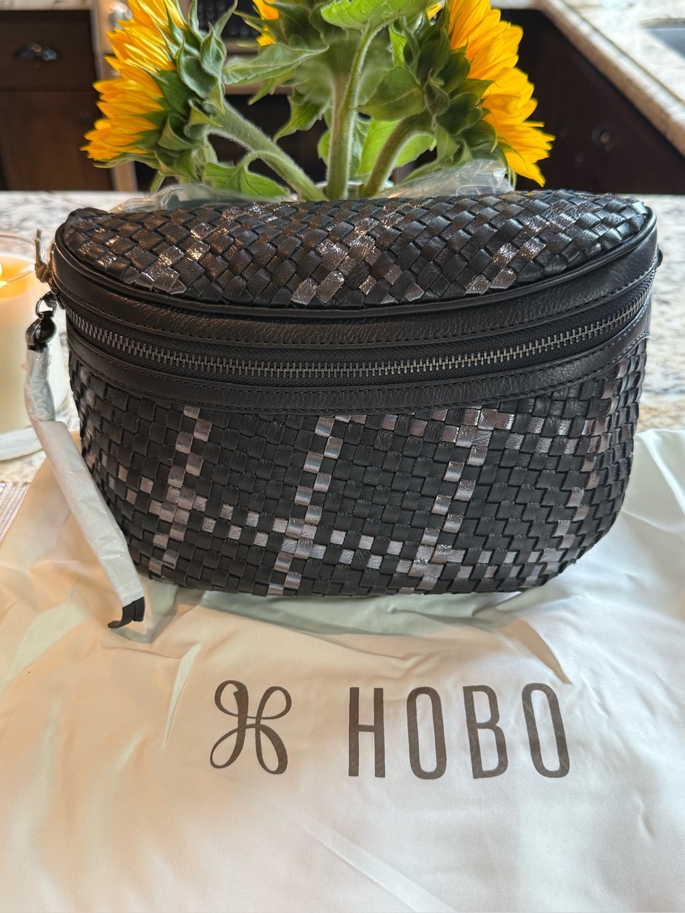 NEW HOBO Juno Large Belt Bag
Woven Leather Black Metallic Woven